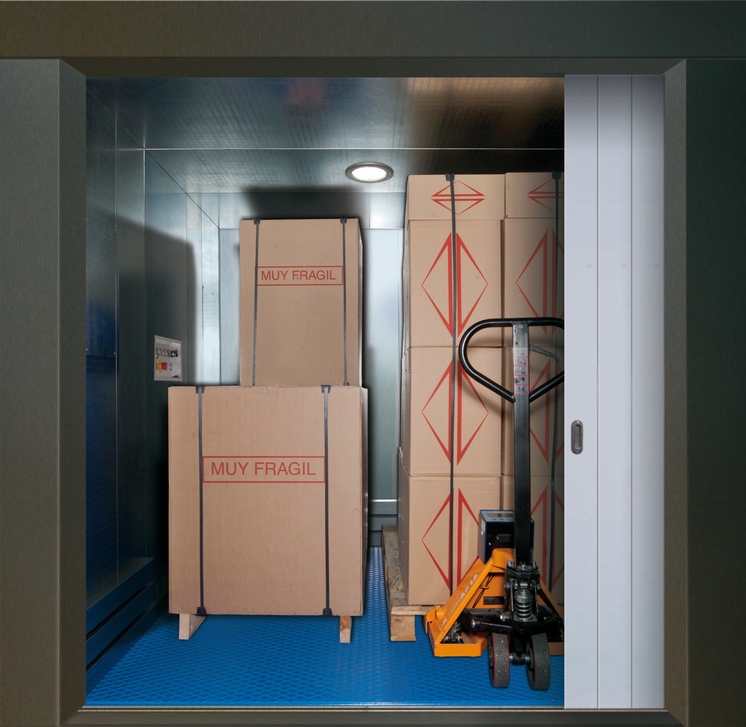 Monte-charge non accompagné