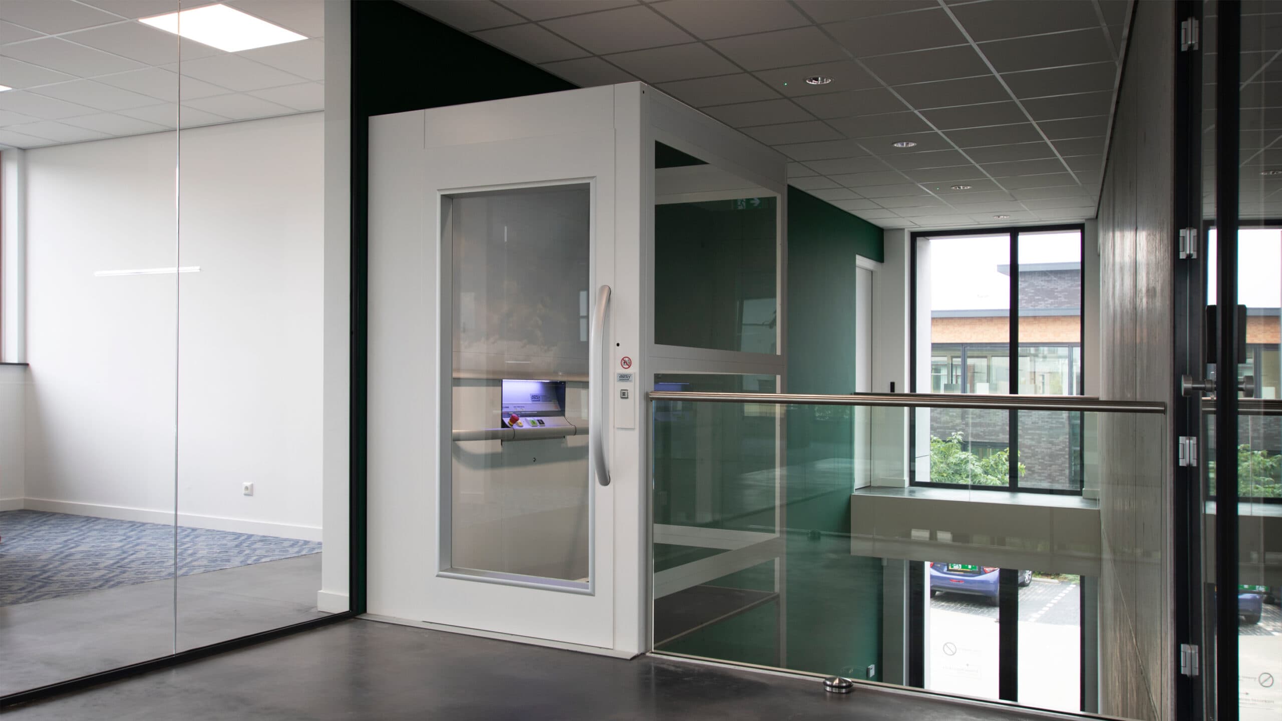 wheelchair-accessible-platformlift