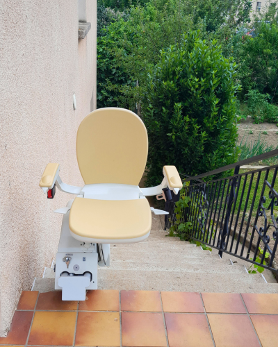 Siège monte-escalier extérieur à Cluny en Saône et Loire (71)